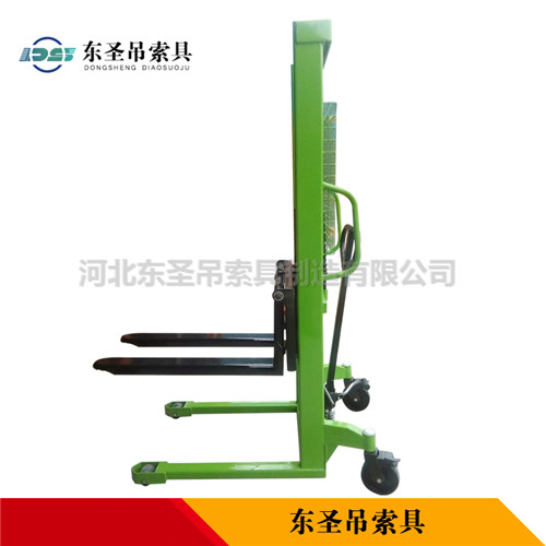 手動液壓式堆高車產(chǎn)品整機(jī)展示