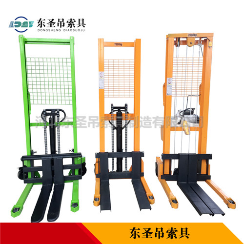 小型手動(dòng)堆高車哪些因素決定其質(zhì)量優(yōu)劣？